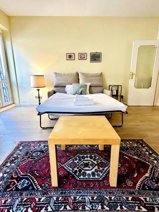 Apartment Hostme Piazza Di Spagna Apartament Rom